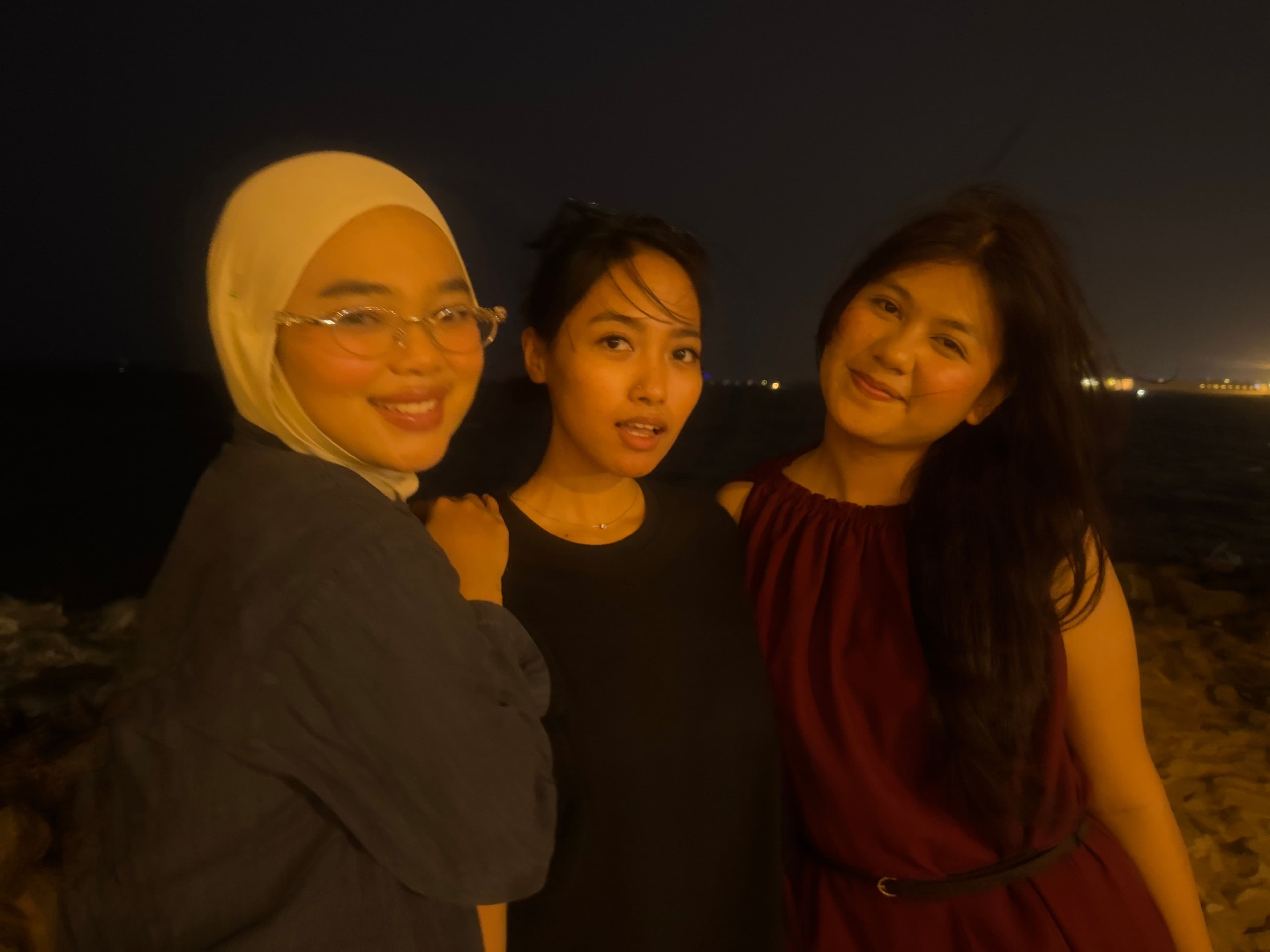 A Day in Frames: From Strangers to a Gallery Full of Memories 