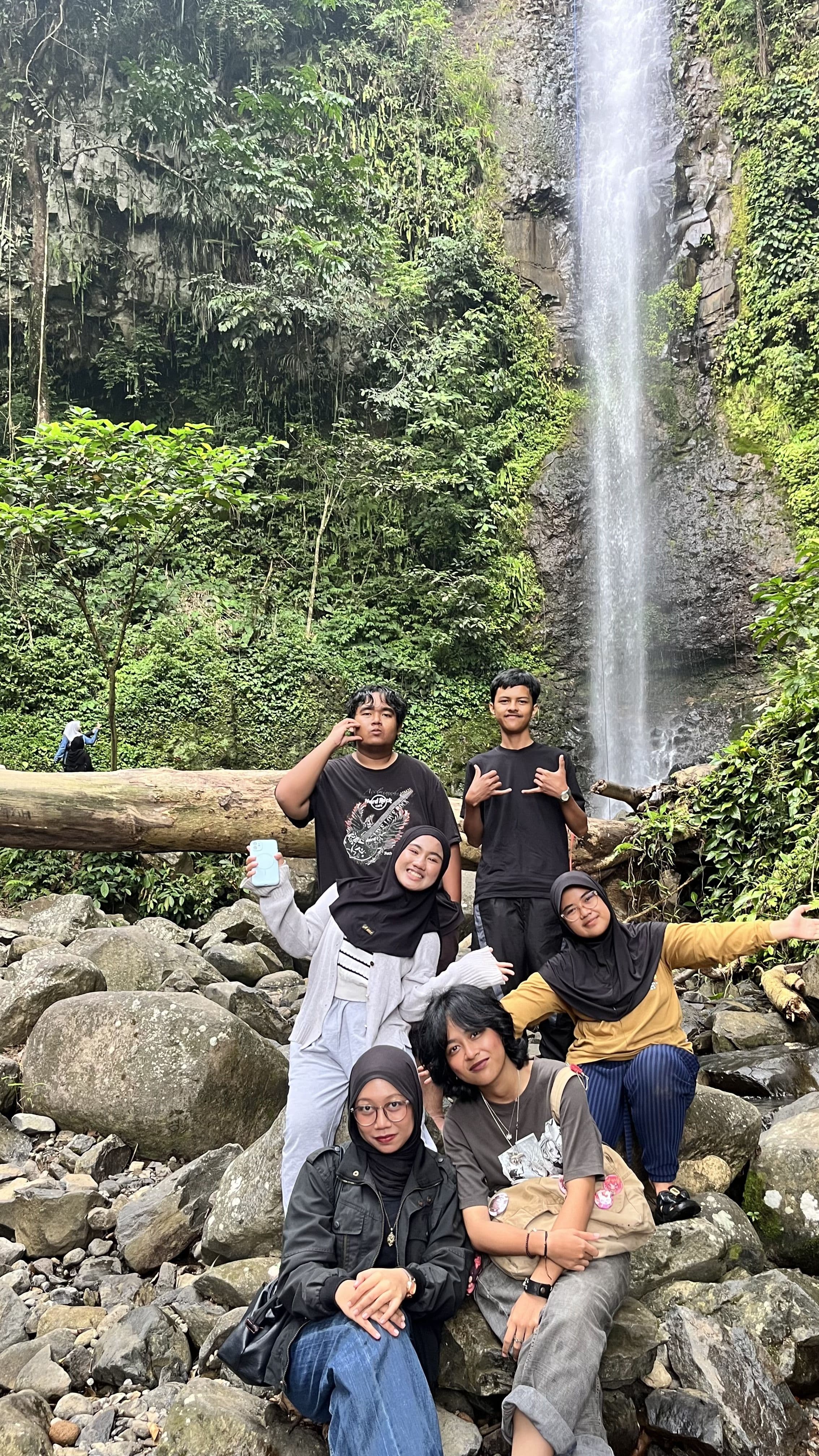 Goes to Air Terjun Unand #2: A Simple Escape with New Faces 